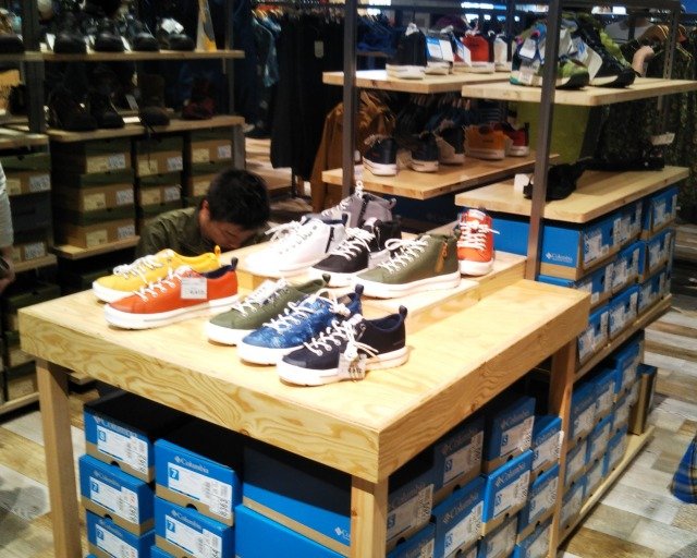 アルペンアウトドアーズ京都宇治のファッション：靴